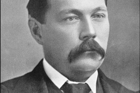 Arthur Conan Doyle, el creador de Sherlock Holmes