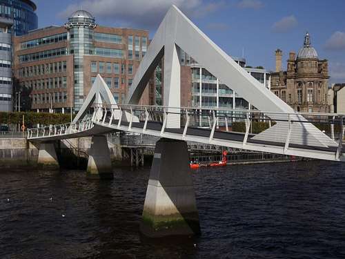 El puente Tradeston en Glasgow